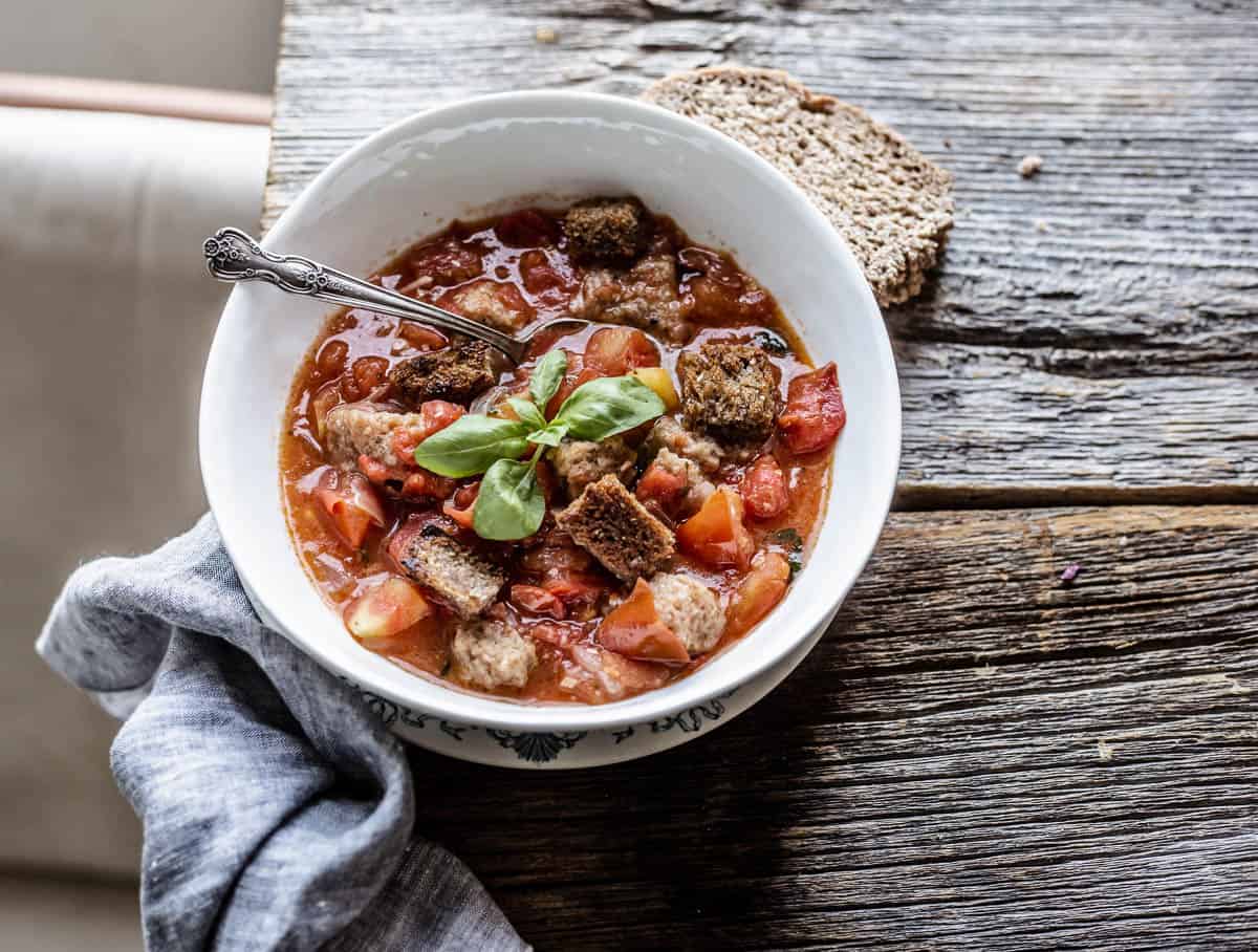 Top view of Pappa al pomodoro in a bowl